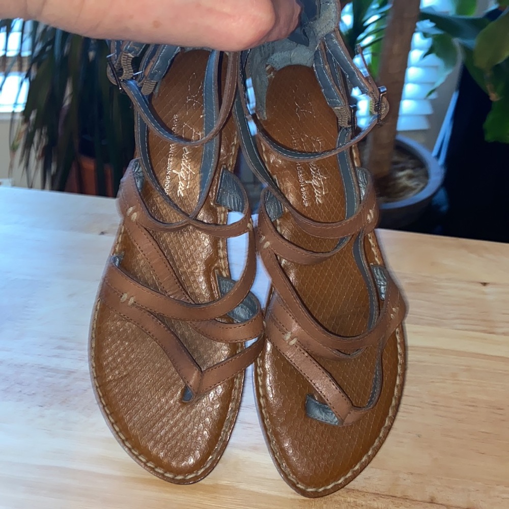 SE Boutique Brown Leather Gladiator Sandals - Picture 4 of 7